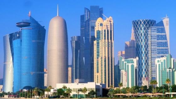 قطر تلغي إلزامية فحص كورونا للراغبين في السفر إليها