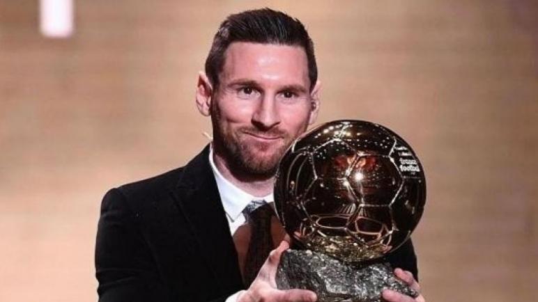 “ليونيل ميسي” يتوج بجائزة أفضل لاعب في العالم لسنة 2021