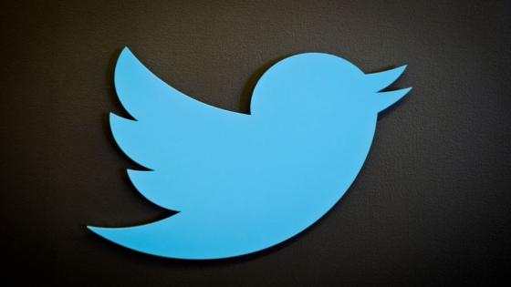 “تويتر” تحظر الإعلانات المضللة المشككة في التغيرات المناخية