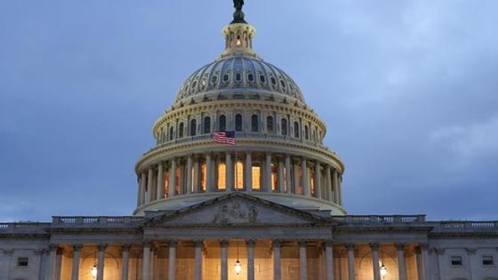 الكونغرس الأمريكي يتوصل إلى إتفاق مبدئي على تمديد الميزانية الفدرالية بضعة أيام