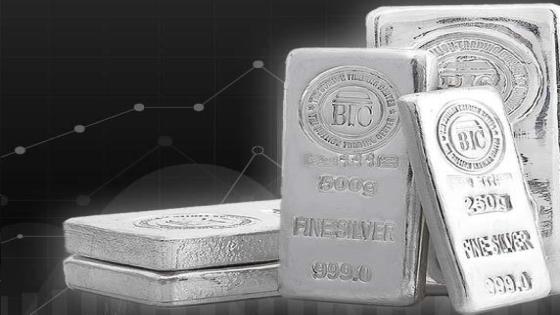 إرتفاع تاريخي للفضة فوق 66 دولاراً والذهب يواصل الصعود بدعم توقعات خفض الفائدة