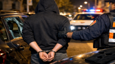 أمن الرباط يوقف متهمين بسرقة أغطية البالوعات ومعدات من مستشفى عمومي