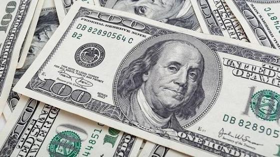 تراجع الدولار مع ترقب مجموعة من البيانات الإقتصادية الأمريكية