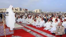 تكبيرات العيد تملأ الدار البيضاء ومشاهد روحانية تجمع آلاف المصلين