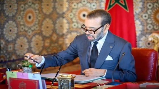 جلالة الملك يعزي أفراد أسرة المرحوم الفنان محمد الخلفي