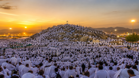 أكثر من مليون ونصف حاج يؤدون الوقوف بعرفات وسط تنظيم محكم وإستعدادات لعيد الأضحى