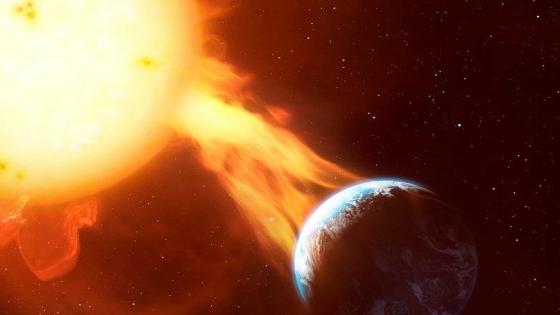 عاصفة شمسية تنير بأضوائها القطبية السماء في أمريكا الشمالية