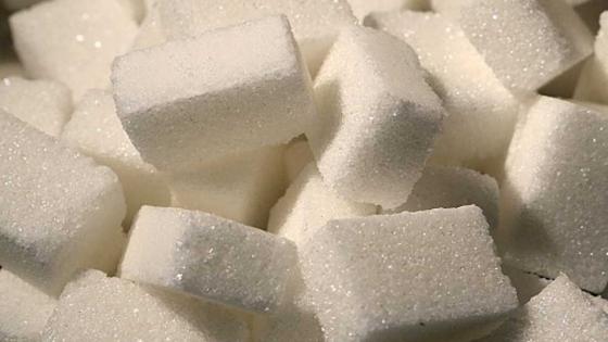 فرض ضريبة على المنتجات المحتوية على السكر