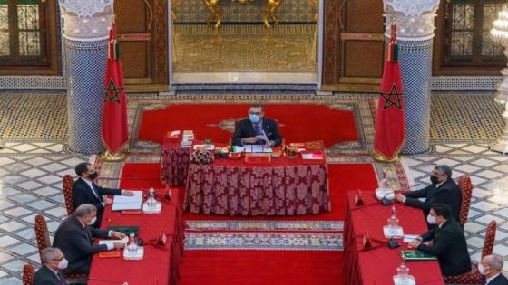 جلالة الملك يترأس مجلسا وزاريا بالقصر الملكي بفاس