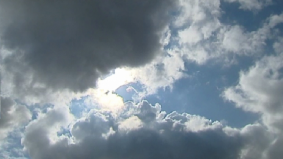 توقعات أحوال الطقس اليوم الثلاثاء… سحب كثيفة مصحوبة بأمطار أو زخات مطرية رعدية بعدد من المناطق