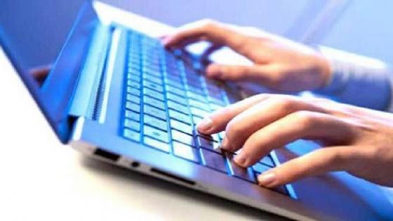 وزارة أمزازي توفر للتلاميذ مجانية الولوج إلى منصة التعليم عن بعد