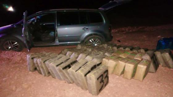 أمن الرشيدية يوقف شخصين بحوزتهما طنّا من مخدر الشيرا