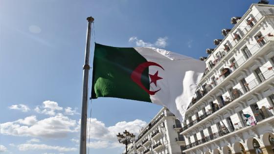 مسيرات بعدة ولايات بالجزائر للمطالبة بالتغيير الجذري ورحيل النظام