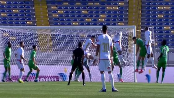 الوداد يهزم الرجاء بهدفين نظيفين وينفرد بالصدارة