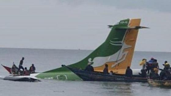 تنزانيا.. سقوط طائرة ركاب في بحيرة فيكتوريا