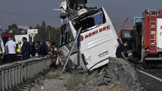 تركيا.. قتلى وجرحى في حادث إصطدام حافلة ركاب بجسر بأنقرة