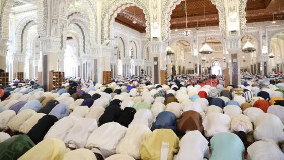 إحياء ليلة القدر بمسجد محمد السادس بأبيدجان في أجواء من الخشوع والطمأنينة