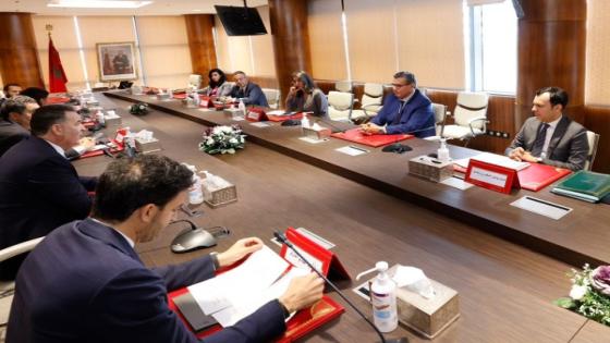 رئيس الحكومة يواصل عقد لقاءات الحوار الإجتماعي