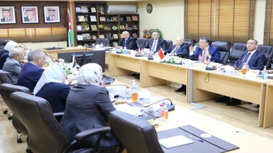 وزير العدل المغربي يجري لقاء عمل بنظيره بالمملكة الأردنية الهاشمية