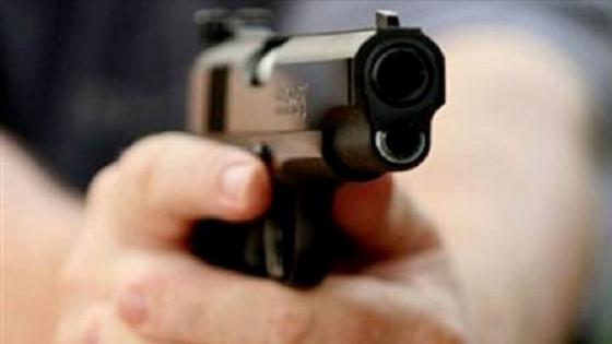 موظف شرطة يستعمل سلاحه لتوقيف جانحين بآزرو