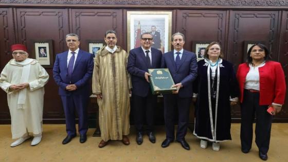 رئيس الحكومة يتسلم مقترحات الهيئة المكلفة بمراجعة مدونة الأسرة