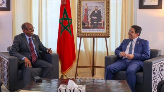 بوريطة يجري مباحثات ببانجول مع وزير الشؤون الخارجية والتعاون الدولي الجيبوتي
