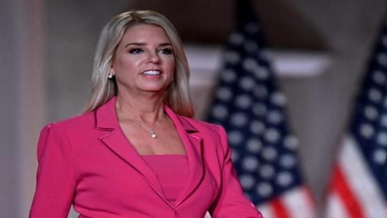 دونالد ترامب يعين بام بوندي وزيرة للعدل