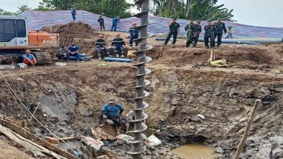 الفيتنام.. وفاة طفل سقط قبل أيام في حفرة بعمق 35 متراً