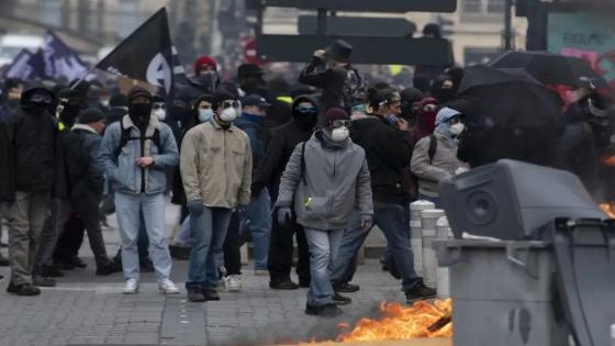 فرنسا.. إضرابات “المعاشات” تواصل تعطيل عمليات توصيل الوقود