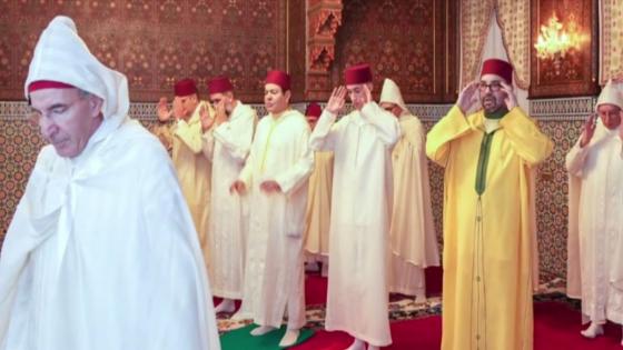 جلالة الملك يؤدي صلاة عيد الفطر المبارك