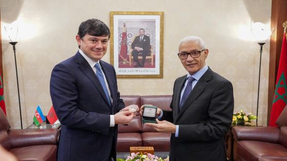 الطالبي العلمي يتباحث مع رئيس لجنة الدولة للعمل مع الجالية الأذربيجانية