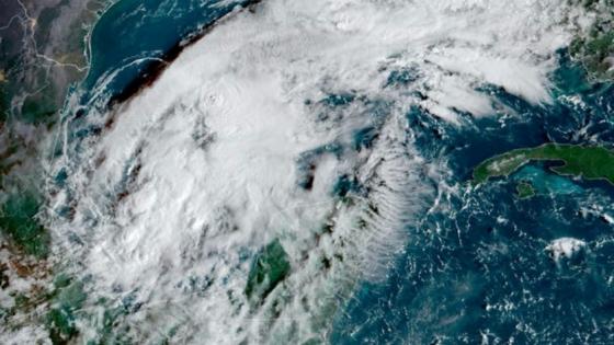 المكسيك.. مصرع سيدة جراء الفيضانات الناجمة عن العاصفة “كارل” التي ضربت جنوب البلاد