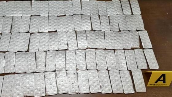 الفنيدق.. توقيف متورط في حيازة 1305 قرص مخدر