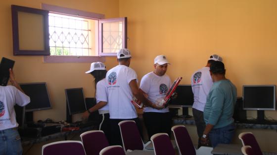 مؤسسة “الأيادي الممدودة” تزود ثانوية الحسنى بمراكش بحواسيب