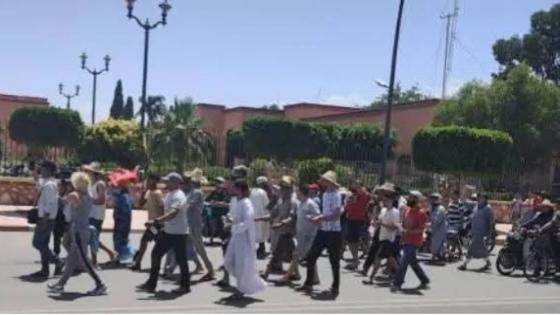 شيشاوة: العطش يخرج ساكنة جماعة بوزيد للإحتجاج أمام عمالة الإقليم