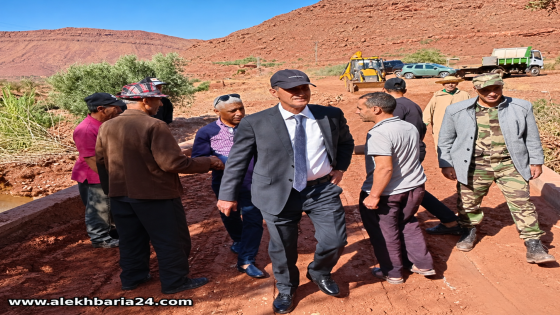 عامل إقليم شيشاوة يواصل تدخلاته الميدانية لفتح المسالك المتضررة من الفيضانات بجماعة افلايسن