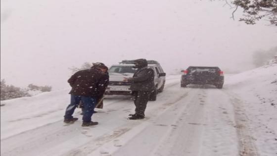 شيشاوة… عامل الإقليم يواكب عن قرب عملية إزاحة الثلوج وعمل لجان اليقظة بالمناطق النائية بالإقليم