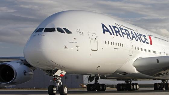 فرنسا تعلق الرحلات بمطار بريست بسبب تعرض برج مراقبته لصاعقة